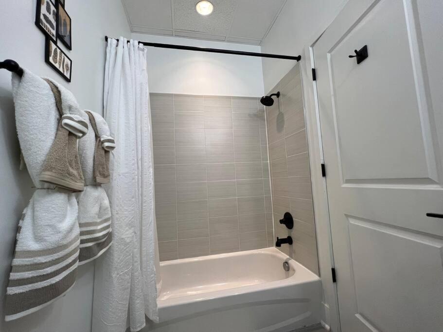 Cozy, High Rise, Large Studio Facing Downtown . Leilighet Baltimore Eksteriør bilde